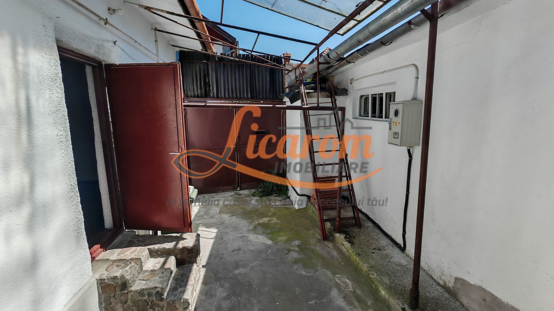 Blumana Proprietate singur in curte,2 corpuri de casa, fara amenajari - Poză 9
