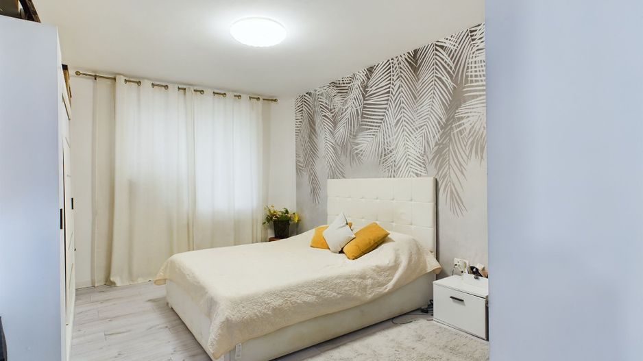 Apartament cu 2 camere la curte , renovat recent - Poză 6