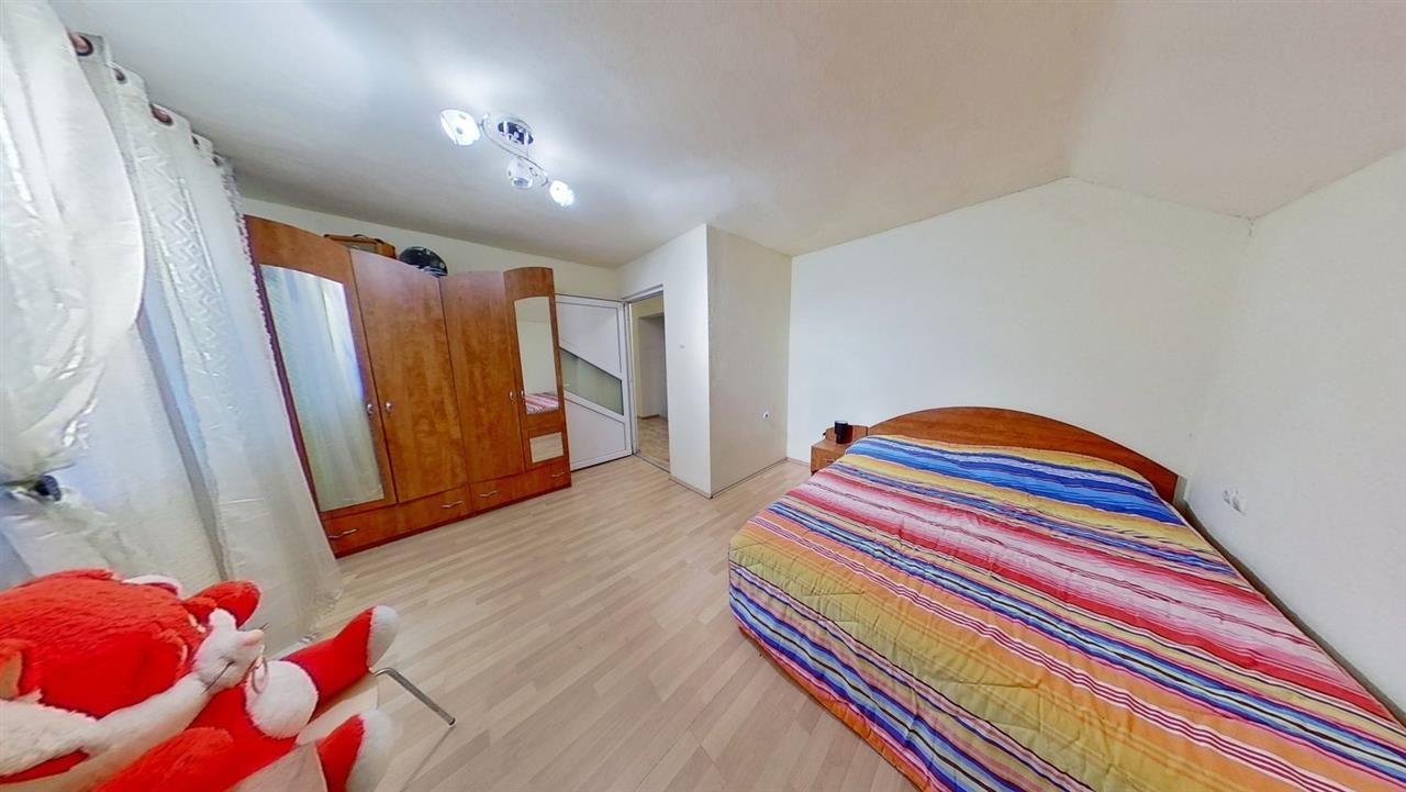 Proprietate pe 2 niveluri, curte individuala si garaj, cartier linistit, Rasnov. - Poză 26