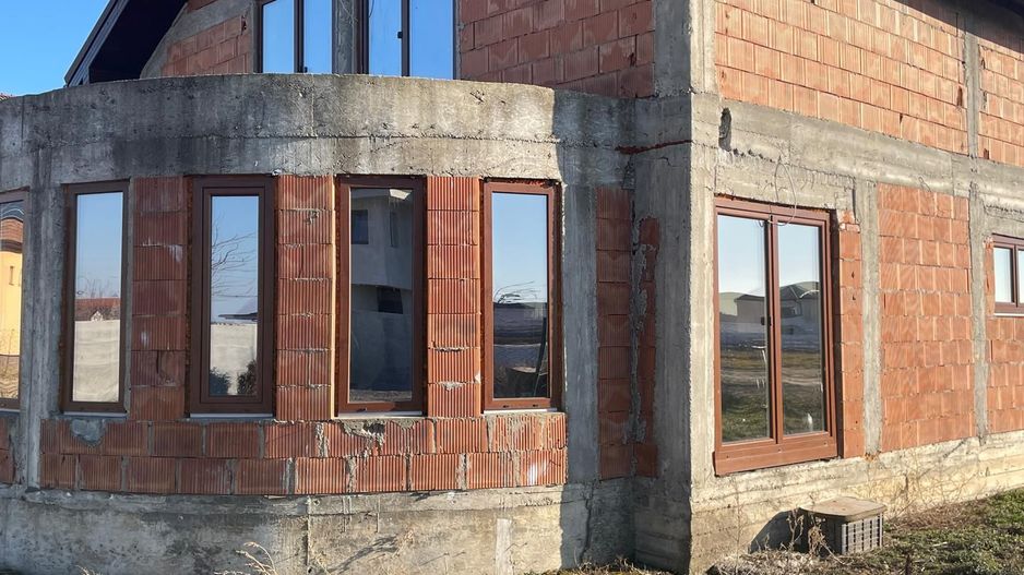 Casa Individuala la rosu - 157mp utili/864 teren Mosnita Noua - Poză 1