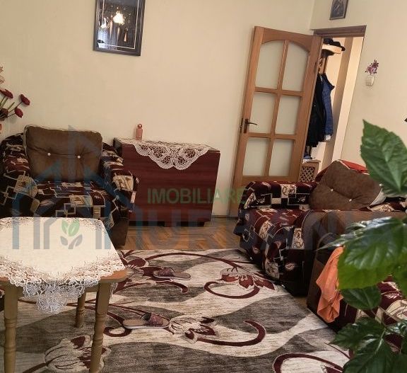 Vând apartament cu 3 camere - Poză 8