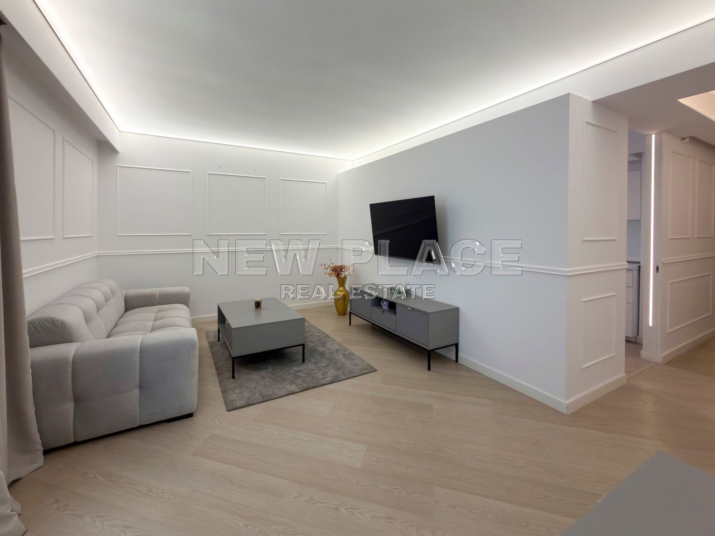 [VIDEO] CORTINA NORTH | Bucatarie inchisa | 1,100 Eur+TVA|Terasa 30 mp - Poză 4