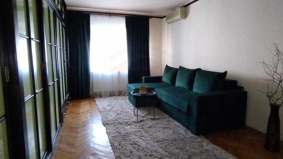 Inchiriere apartament 2 camere, Piata Centrala, 53 mp, 430 EURO/Luna - Poză 2