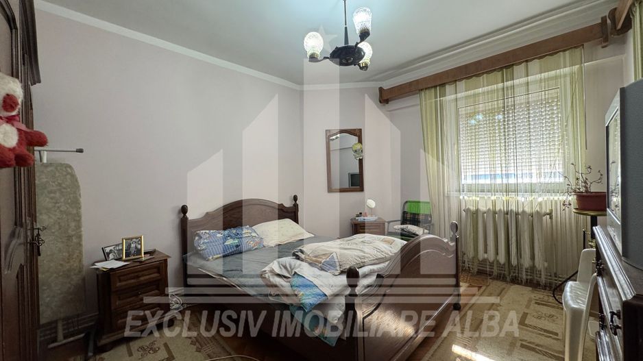 Apartament cu 3 camere decomandate, etaj 2, Centru - Poză 7
