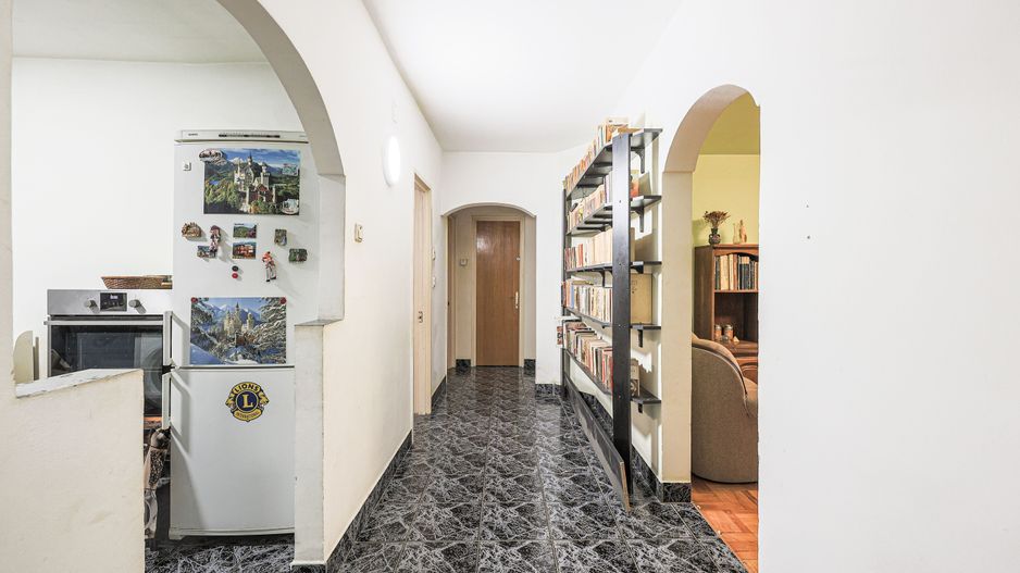 Apartament foarte spațios cu 5 camere la parter in Micalaca Comision 0 - Poză 7