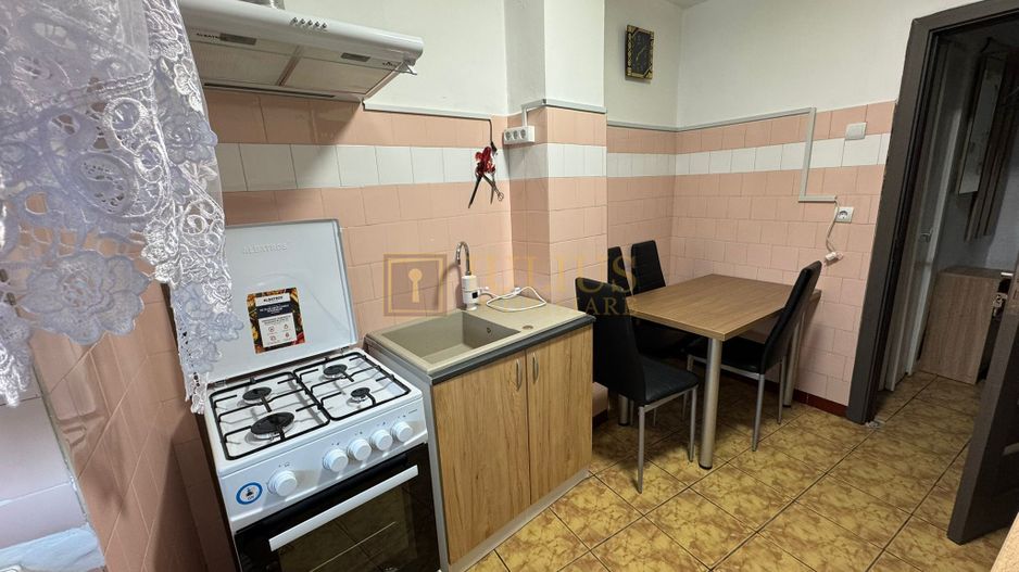 2 camere| cladire istorica| vis a vis de Catedrala| camere spatioase| - Poză 9