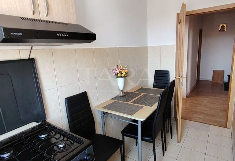 Apartament 37 mp, etaj 3/4, mobilat și utilat complet, 2 parcari. - Poză 4