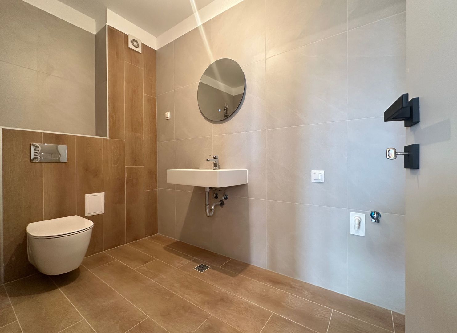 Apartament tip studio cu bucătăria mobilată zona Coresi Brasov - Poză 17