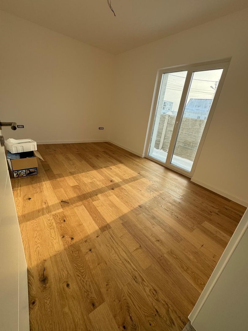 Duplex despărțit prin perete dublu/ Garaj - Poză 26