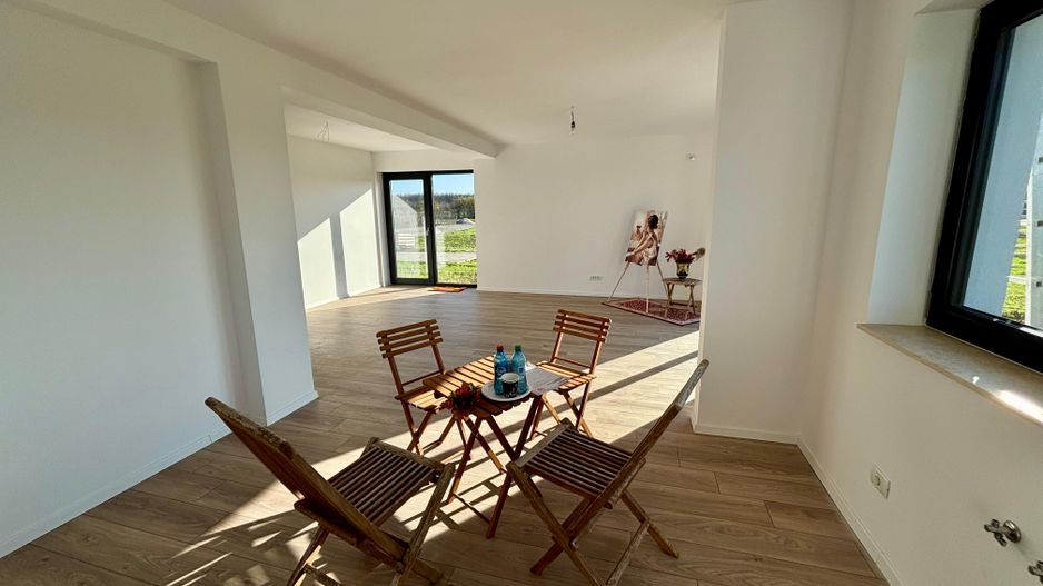 Vila pentru cei care vor spațiu, natură și acces rapid către București - Poză 10