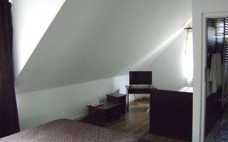 Pensiune de vanzare P+E Busteni - central - Poză 21