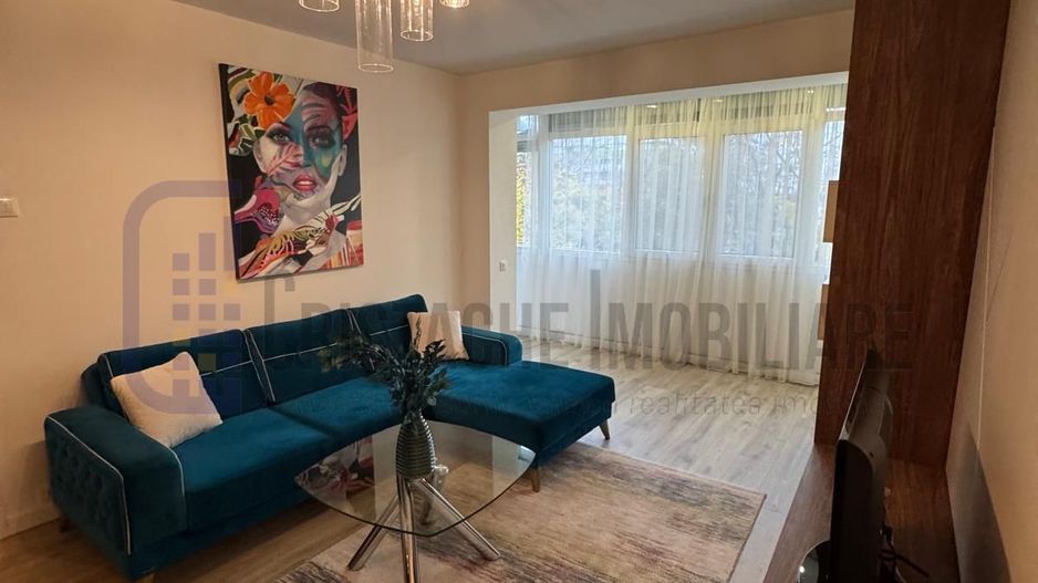 Apartament 2 camere, renovat si amenajat modern, metrou P-ța Unirii la 10 min. - Poză 24