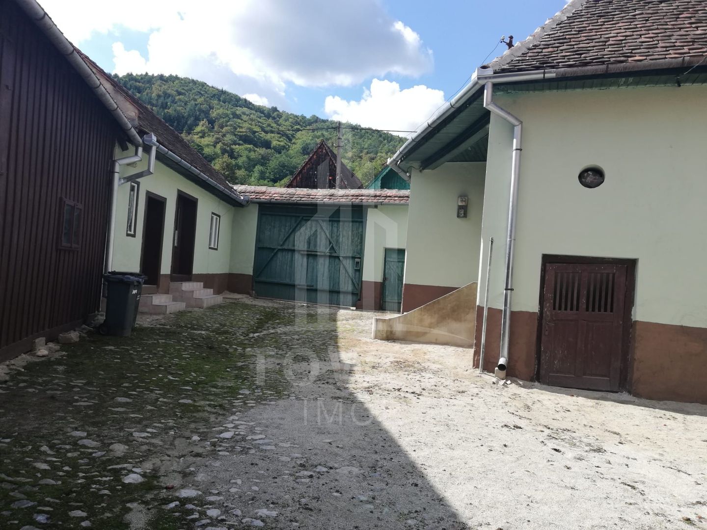 Casă tradițională de vânzare în Fântânele- vedere superba spre munti - Poză 10