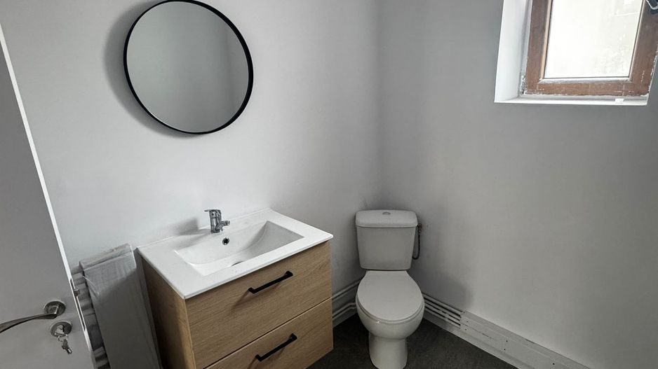 Casa compet renvoata Piata Mihai Viteazau Ploiesti, curte - Poză 8