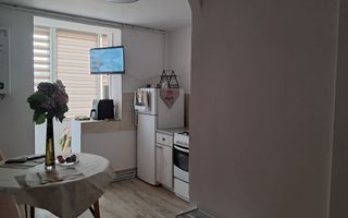 Garsoniera decomandata 44 mp utili etaj 1 zona Lazaret - Poză 3