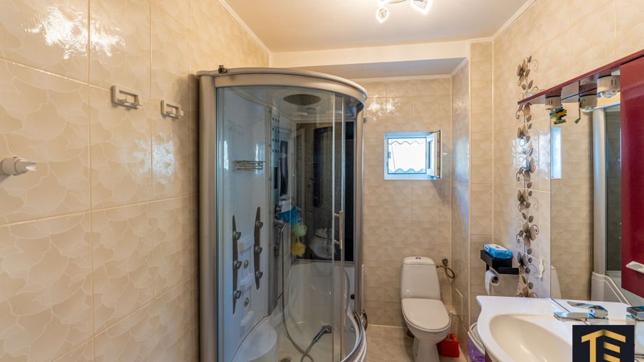 Casă P+M Năvodari | 6 camere | Curte superb amenajată - Poză 15