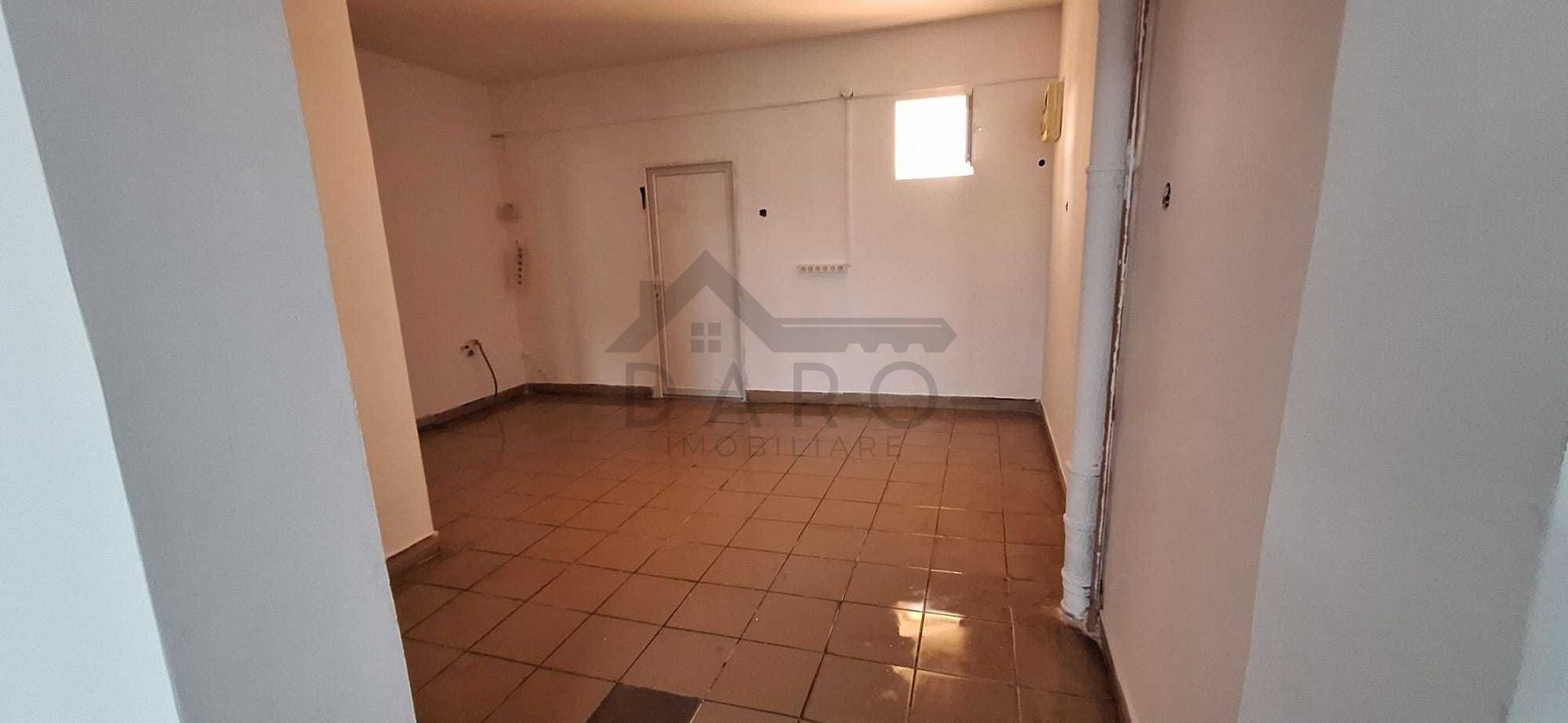 Închiriez spațiu comercial în centrul din Cristești – 75 mp - Poză 3
