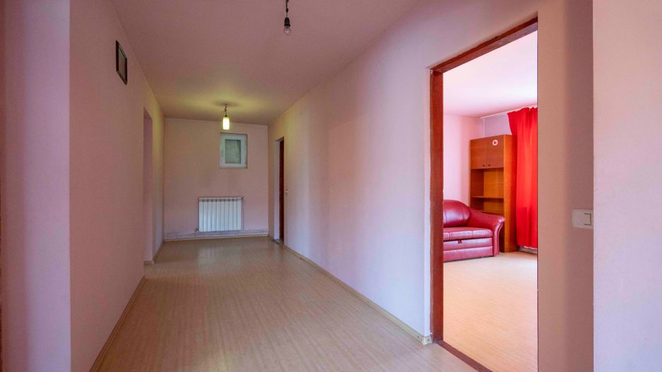 Casa cu 5 camere si 350 mp de teren in spate la parcul Salca - Poză 11