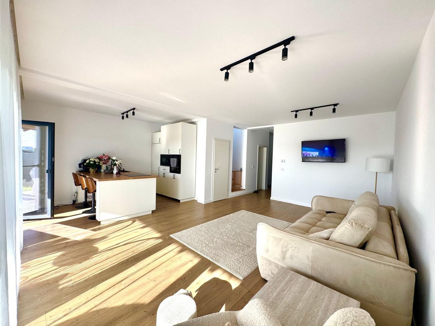 Duplex cu 5 camere mobilat și utilat complet |Săcălaz| - Poză 1