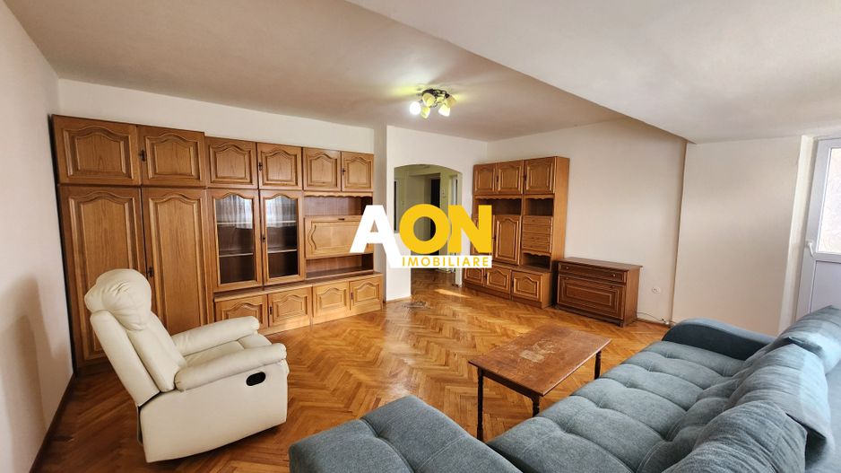 De vanzare apartament 2 camere, pozitie excelenta, Centru - Poză 1