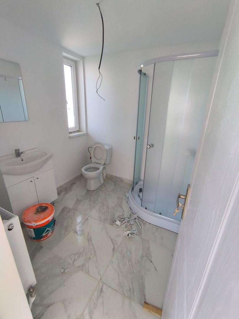 Casă modernă de vânzare – Albesti, la doar 6 minute de Craiova - Poză 3