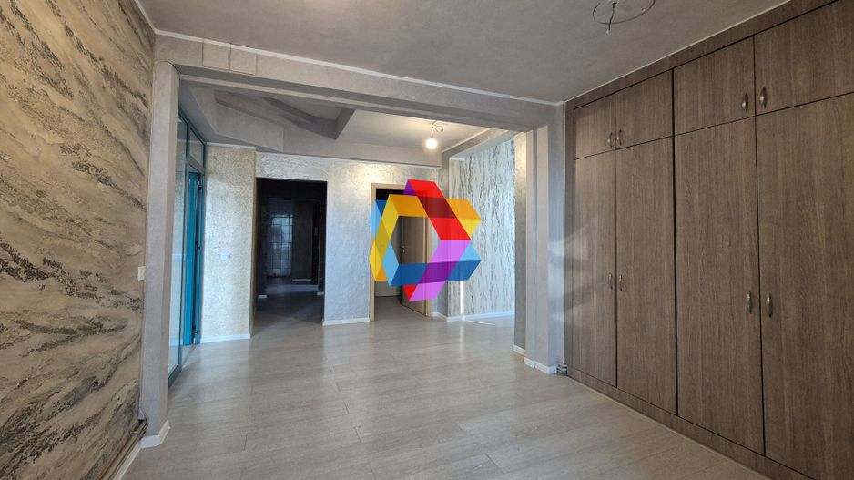 Spațiu comercial cu vad -  200 mp - Poză 6