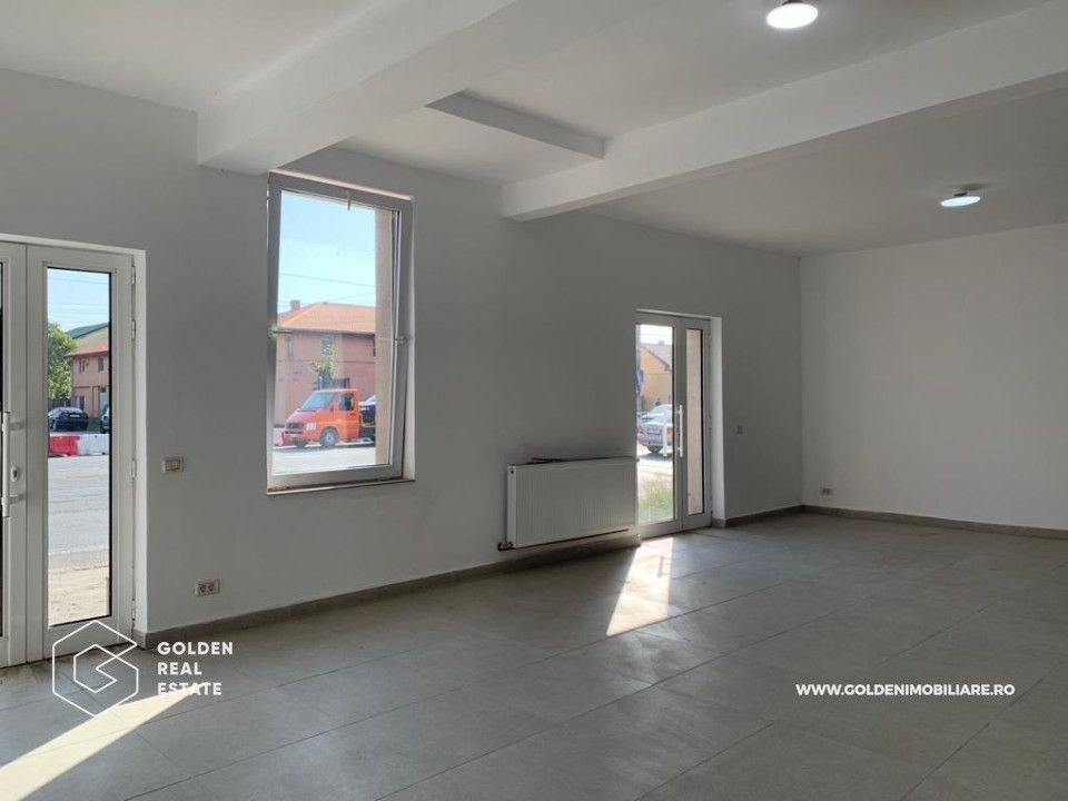 Spatiu comercial Micalaca, 70 mp, acces stradal, centrala proprie, parcare - Poză 4