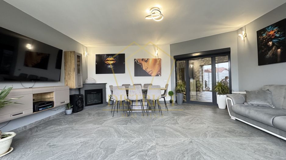 Casa superba pe parter, mobilata-utilata | Sanmihaiu Roman - Poză 13