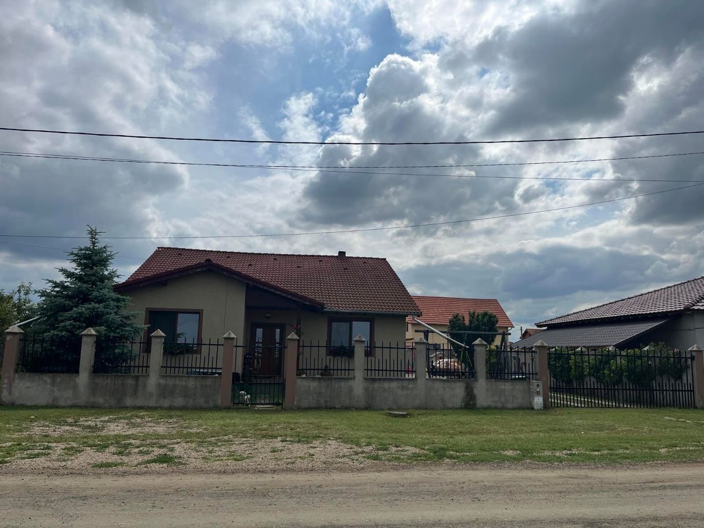 Casa Individuala Sandra,Parter,4 Camere,Curte Amenajata - Poză 3