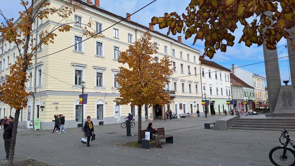 [ Ocazie rară ] Apartament maiestuos, Bd. Eroilor, etaj 1 - Poză 1