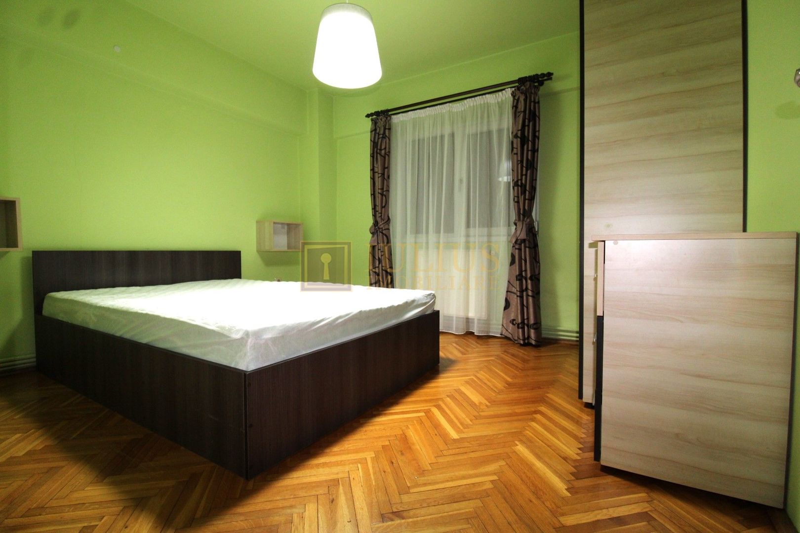 Complex, 4 camere, centrală proprie, aer condiționat - Poză 8