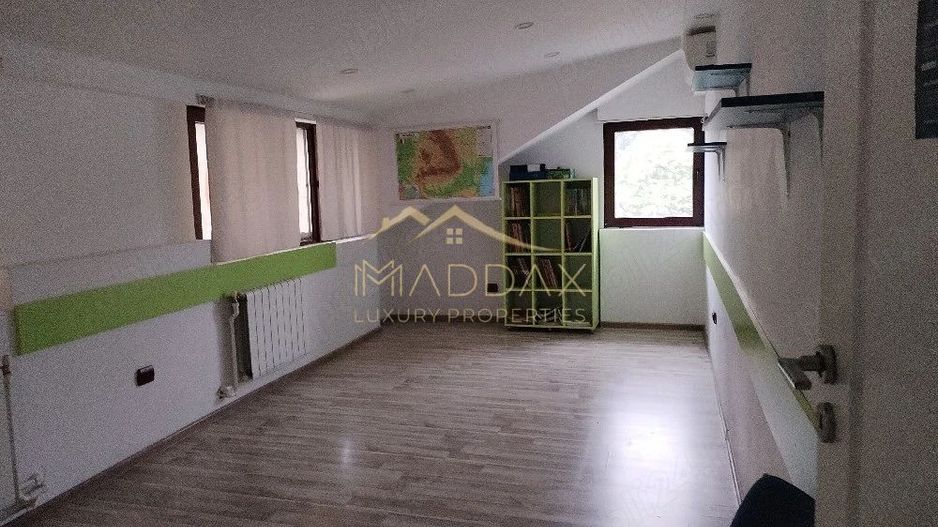 Vila cu 5 camere *276mp* // Zona Rahova - Poză 8