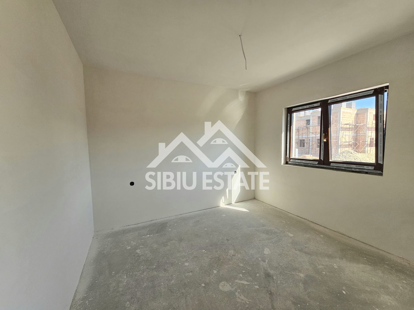Casa noua 4 dormitoare, spatiu bun pentru familie - Poză 13