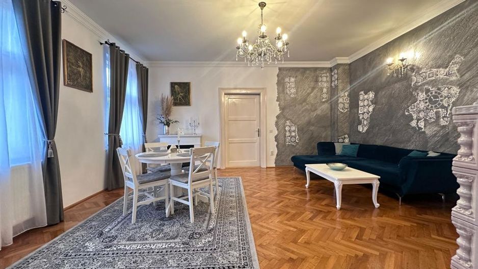 Apartament 3 camere de vanzare, Piata Armelor, Sibiu - Poză 1