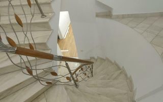 BDUL DACIA, PIATA GEMENI,  2 etaje SPATIU BIROURI - Poză 1