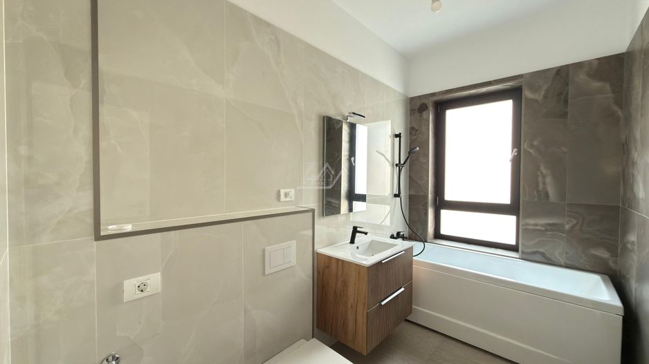 Bloc finalizat la asfalt. Decomandat. Etaj 1. Loc de parcare. - Poză 6