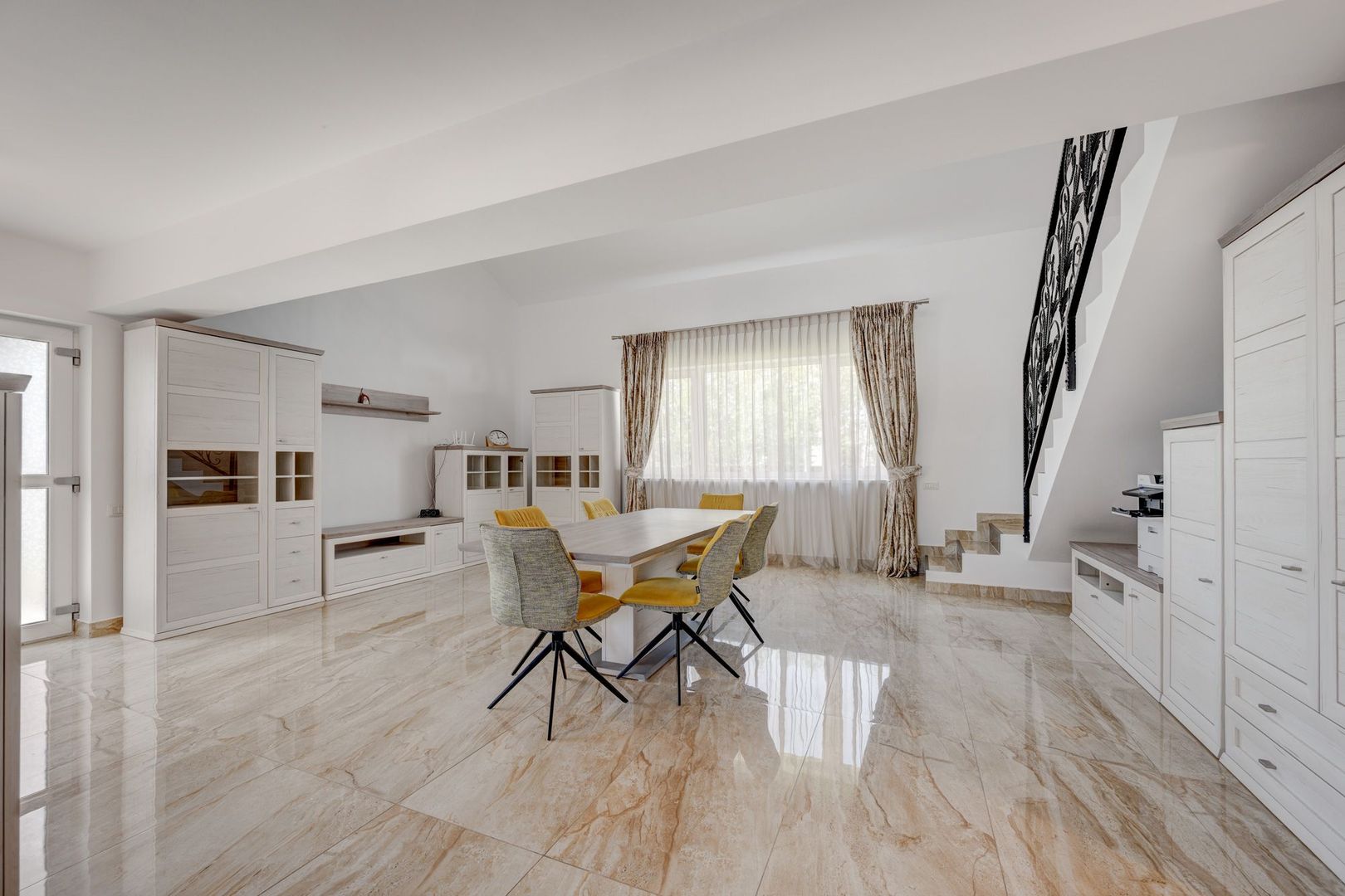 Casa cu Mesteceni!  Complex Lalelelor Domnești - Poză 11