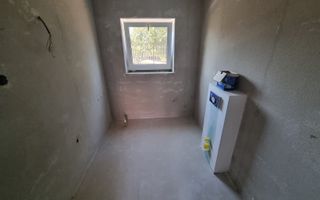 Casa individuala cu 4 camere, toate utilitatile, 500mp teren - Poză 7