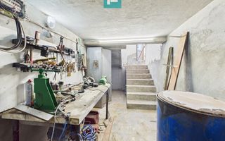 Vilă cu 8 camere în Săcălaz, zonă Centrală - Poză 20