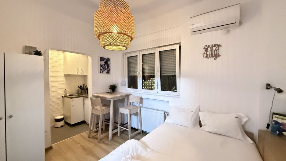 Garsoniera Universitate | View Hotel Corinthia - Poză 5