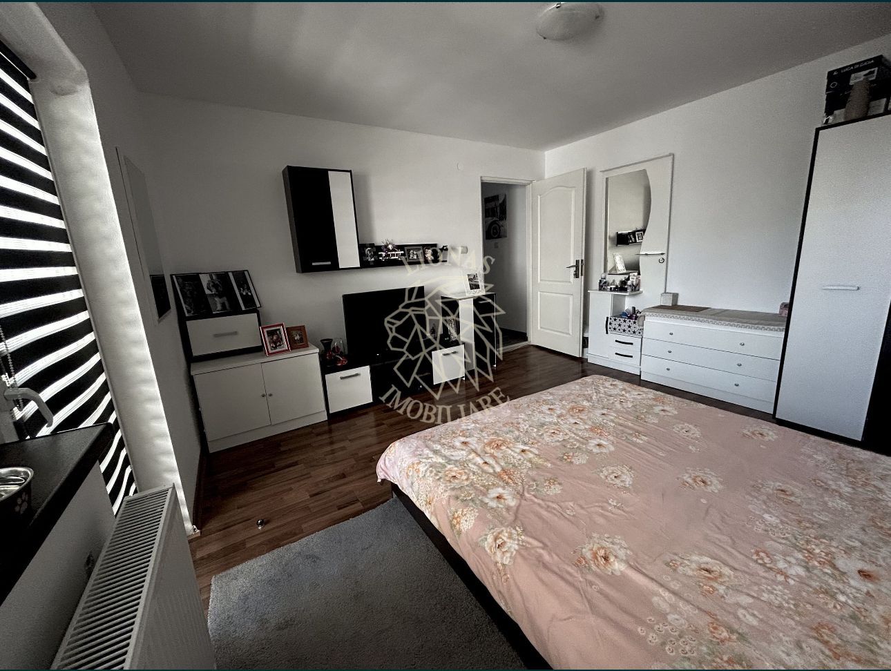 Apartament decomandat 3 camere 95 mp+4 balcoane-dressing-Zona Pompieri - Poză 2