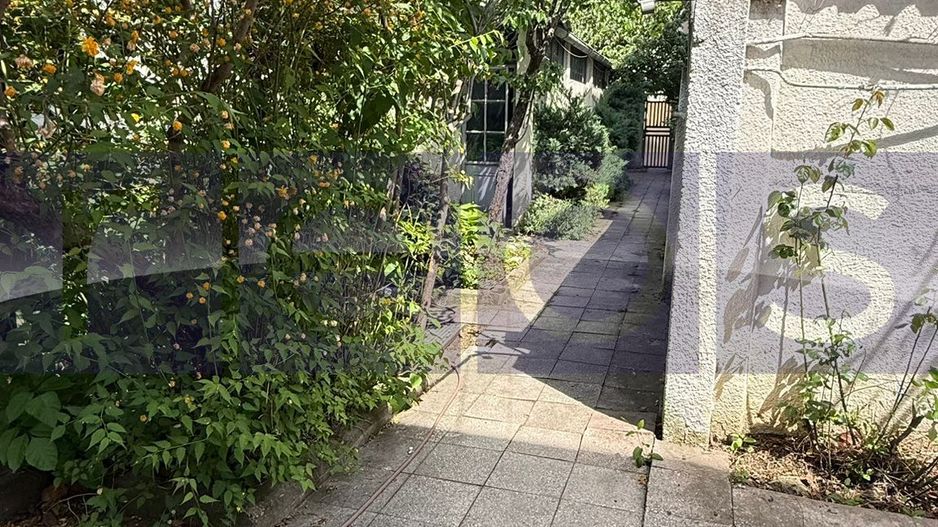 VILA DE VÂNZARE | 6 CAMERE CURTE PROPRIE 200 MP | ZONA CENTRALĂ - Poză 4