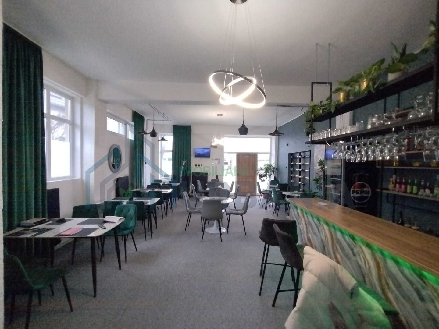 Spatiu comercial de închiriat in zona Rond Moldova Mall - Poză 2