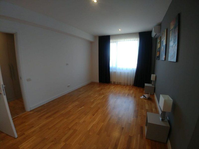 Apartament in imobil nou, suprafata generoasa, dressing, parcare - Poză 15