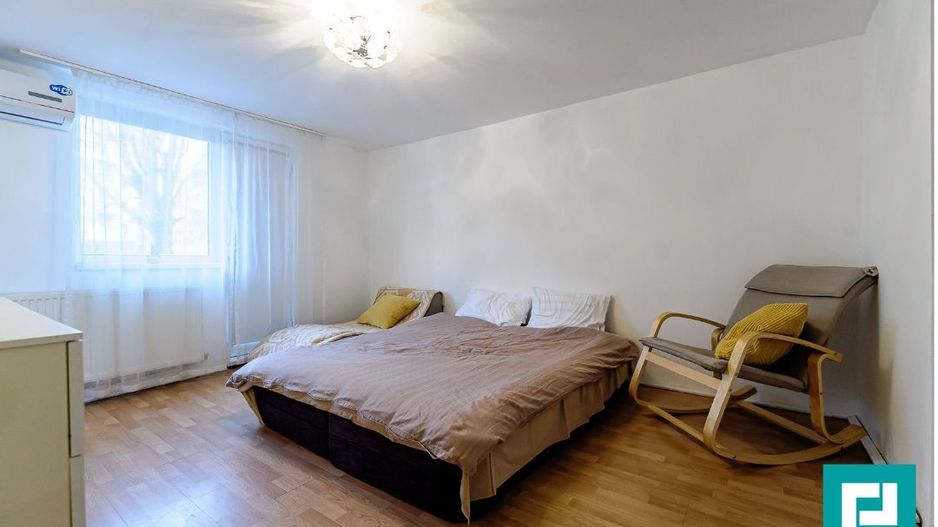 Proprietate cu 5 camere Aurel Vlaicu - Poză 6