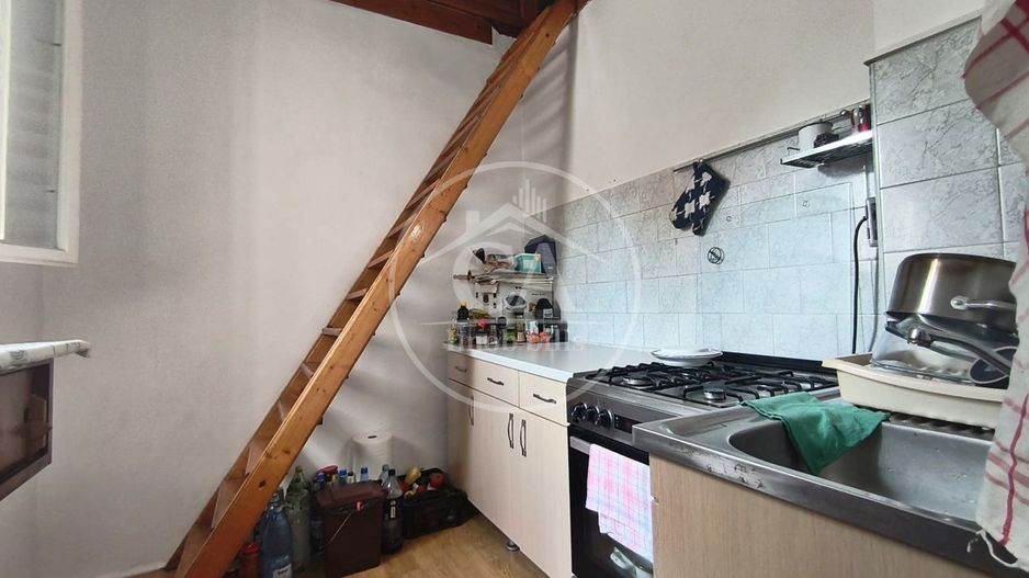 Casa de vanzare cu 3 camere de tip P+M in zona Velenta, Oradea - Poză 16