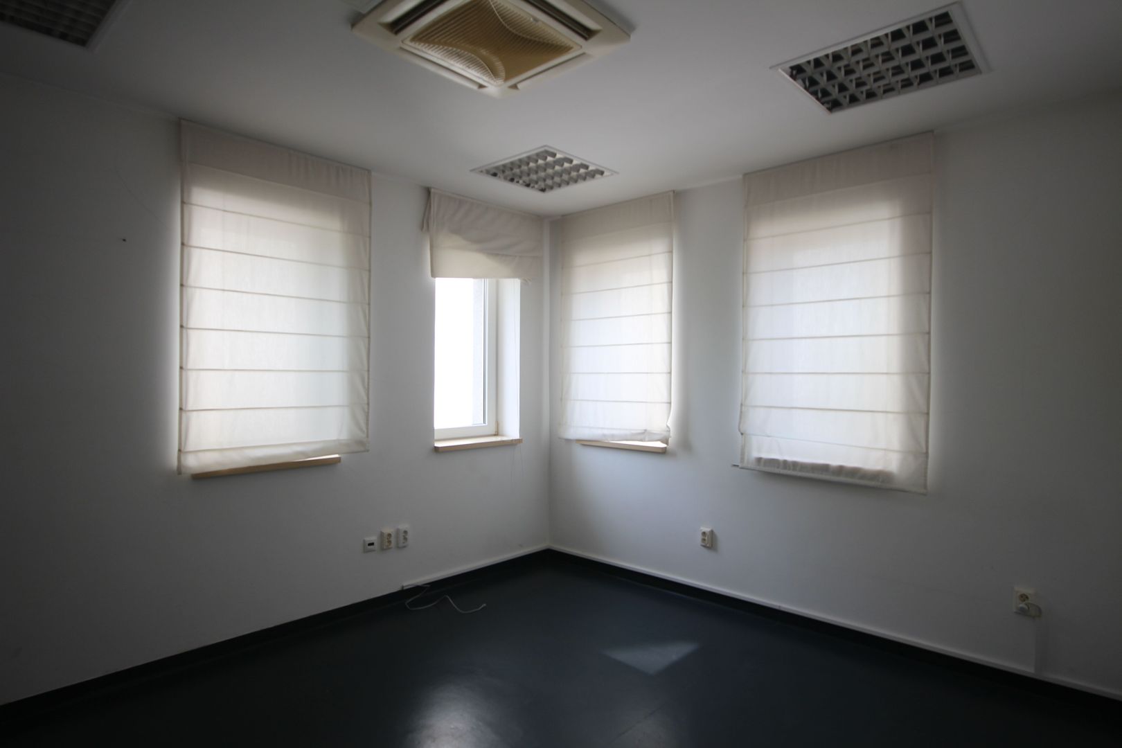 Cladire de birouri, SAD, parcare prorpie, clinica medicala - Poză 13