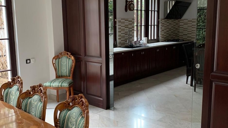 Vilă Individuala spațioasă | Locație premium - Poză 2