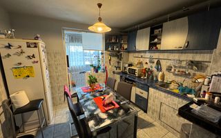 Etaj intermediar. Pozitie excelenta. Boxa in CF - Poză 5