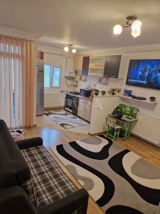 Apartament cu 3 camere in zona centrala - Poză 3